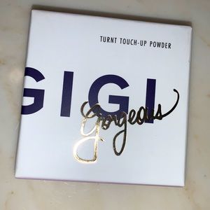Gigi Gorgeous Turnt Touch-up Powder